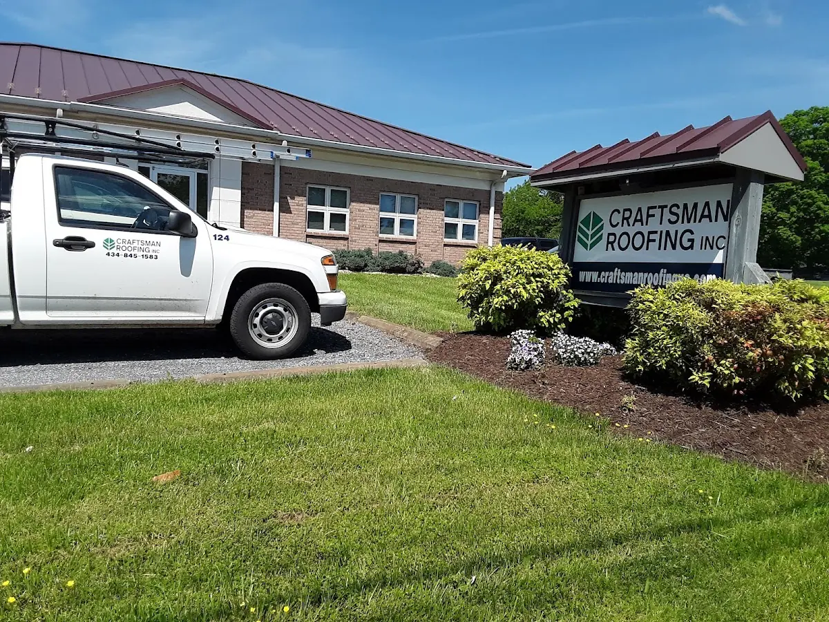 Quality Ice Dam Removal by experienced craftsmen in London Park Apartments